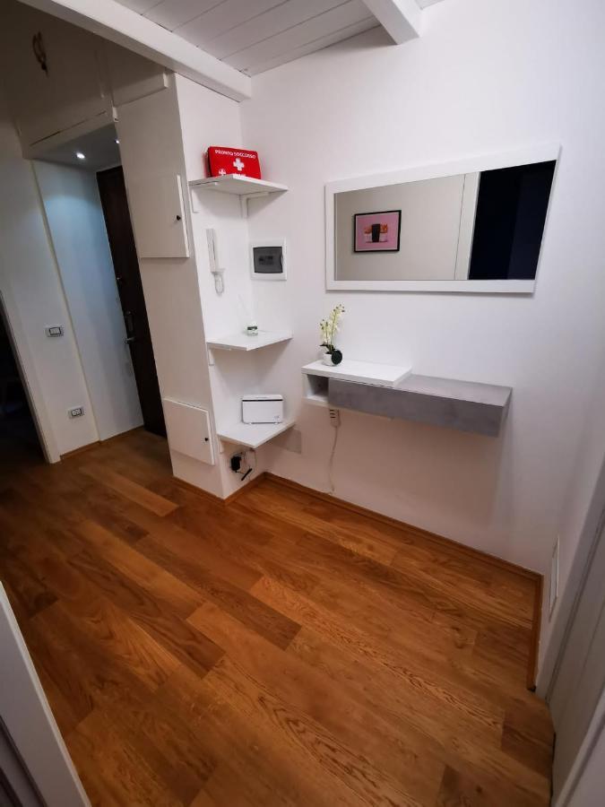 Amio Apartment - Next To M5 Ca Granda Милано Екстериор снимка